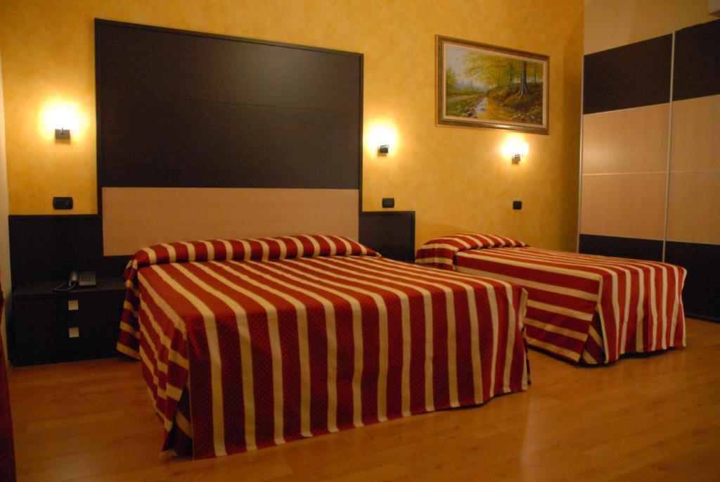 Hotel Iacone Chieti Værelse billede