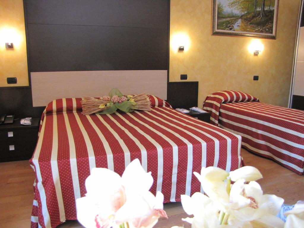 Hotel Iacone Chieti Værelse billede
