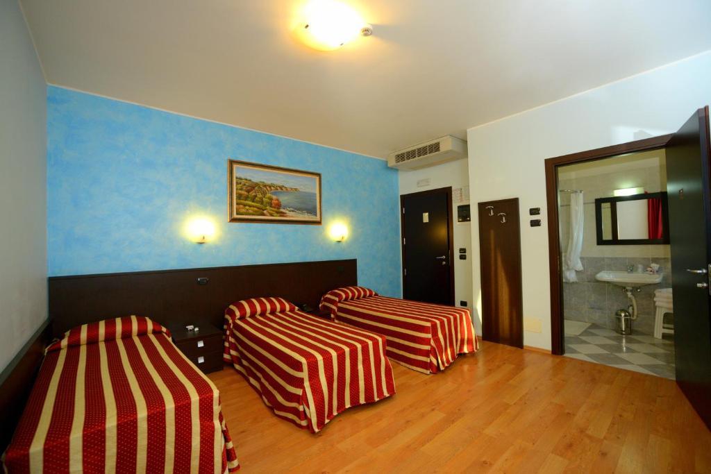 Hotel Iacone Chieti Værelse billede
