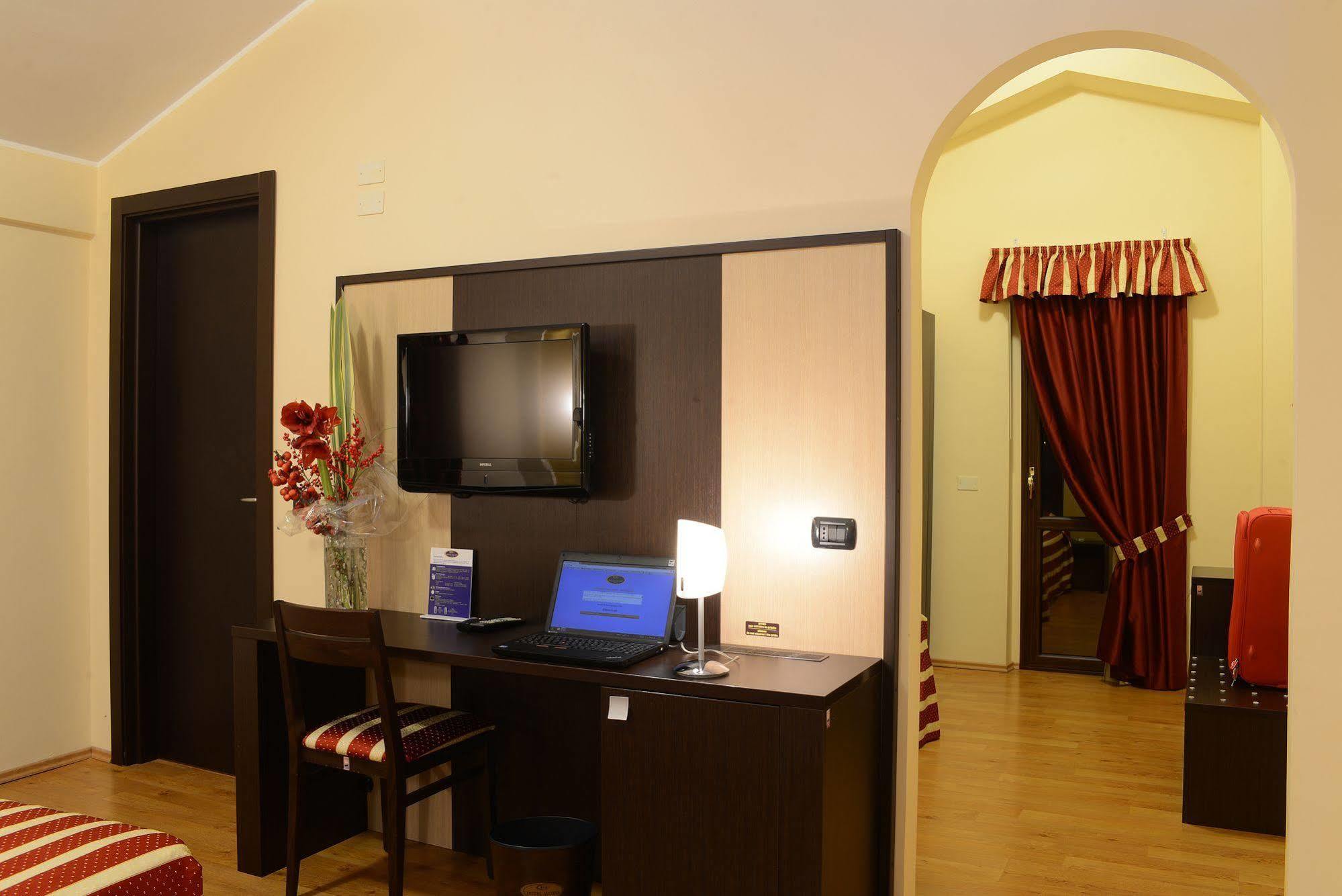 Hotel Iacone Chieti Eksteriør billede