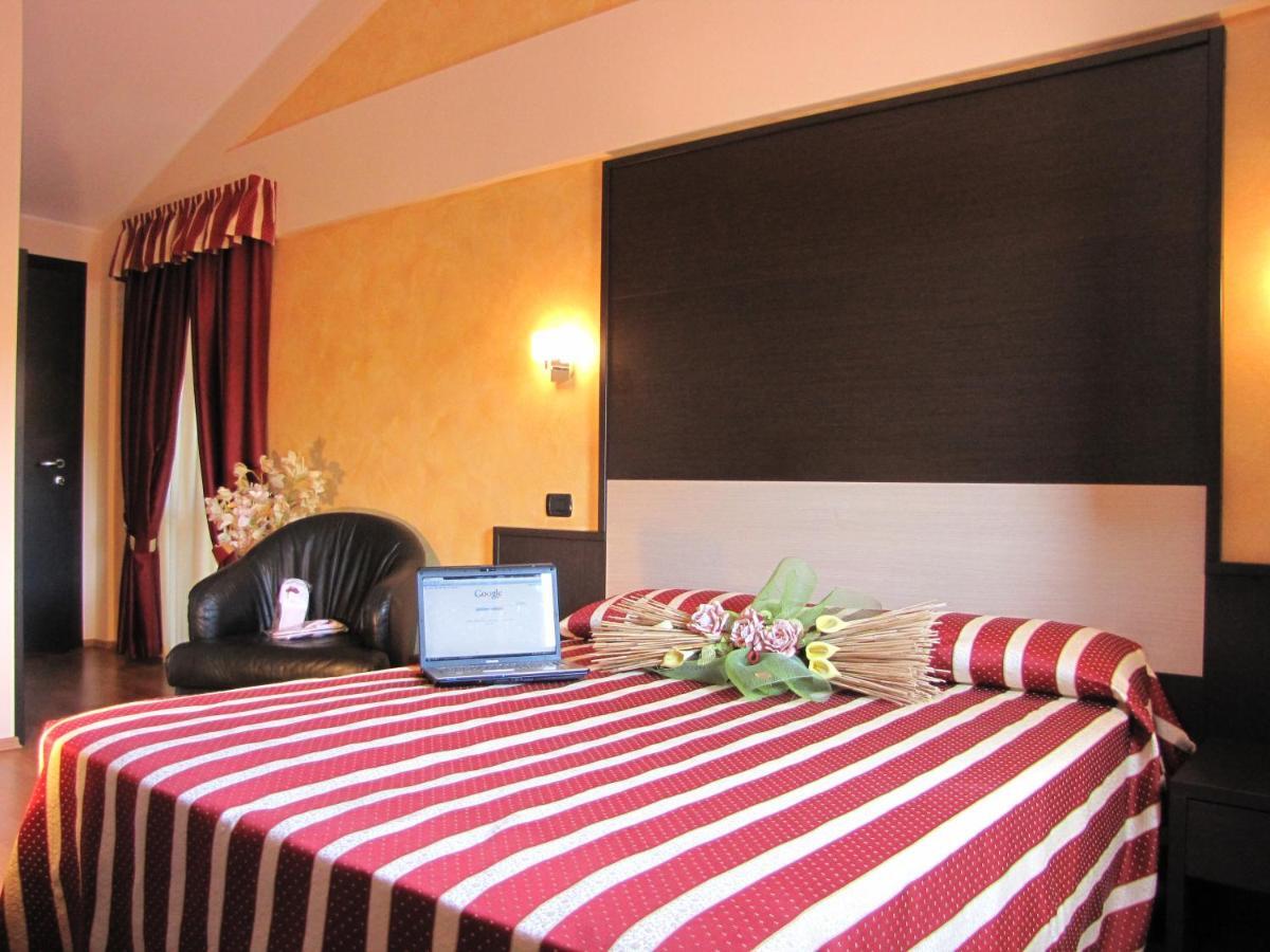 Hotel Iacone Chieti Værelse billede